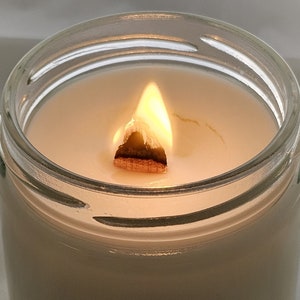 Vela de soja Lucas / Cosas más extrañas Vela Fandom 8oz Toda soja vegana natural Velas Mirus Wood Wick