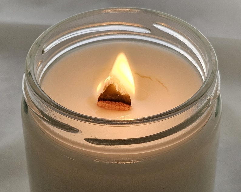 Vela de soja Lucas / Cosas más extrañas Vela Fandom 8oz Toda soja vegana natural Velas Mirus Wood Wick