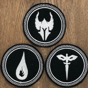 Dice Bag Paladin, Sorcerer and Rogue dungeons and dragons classes RPG patch design. Machine embroidery pattern in the hoop. 4x4 digital ITH.