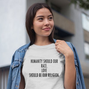 L'amore dovrebbe essere la nostra religione T-shirt No al razzismo Tee No al razzismo T-shirt Unisex adulto Maglietta LGBT camicia