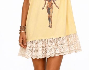 Camiseta reciclada de Nirvana convertida en vestido, atuendo para festivales, camiseta de banda.