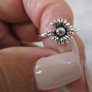 925 Sterling Ring&gt;Daisy Ring,He Loves Me ring,925 sterling Flower ring,925 rings,Flower ring,Flower petal ring,925 Sterling Jewelry,Midi