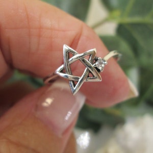 Sterling Pentagram Ring>925 Sterling Pentacle Ring,925 Pentagram ring,Star Pentagon,Pentalpha ring,Religion,Dainty Pentagram ring with CZ