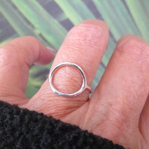 Sterling Silver Open CIRCLE Ring&gt;Minimalist Circle ring,925 Circle ring,Geometric,Karma ring,Simple O ring,Endless Love,Sterling Open Circle