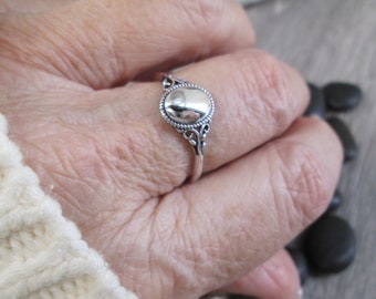 Sterling Braided Oval Signet Ring>925 Sterling Bali Braided Signet ring,Bali,Boho Chic,Bohemian,Dainty Sterling Signet Ring,925 Concho Ring