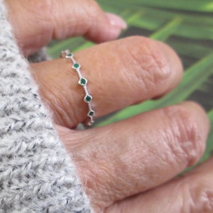 Dainty Sterling EMERALD Eternity Ring&gt;925 Emerald Ring,Minimalist,Anniversary band,Wedding ring,Birthstone ring,Stacking ring,Non Tarnish