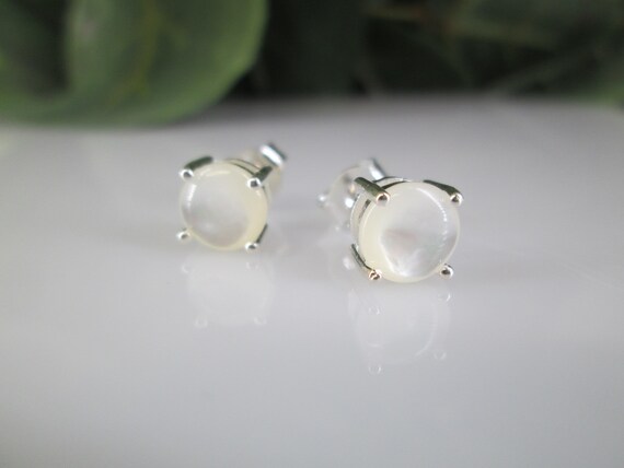 Mother of Pearl Stud earrings>Gorgeous Sterling S… - image 2