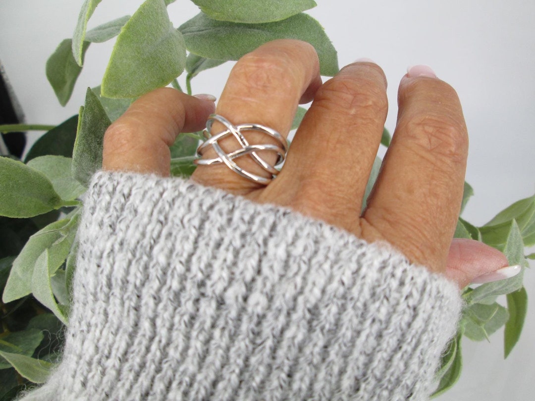 雑誌で紹介された Band>925 Woven Sterling Wide Sterling Pattern Cross Cris アクセサリー
