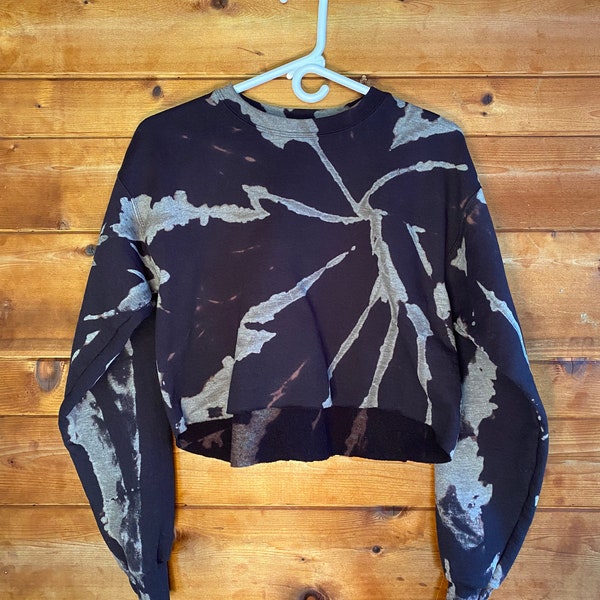 Black Reverse Tie-Dye Crop Sweatshirt