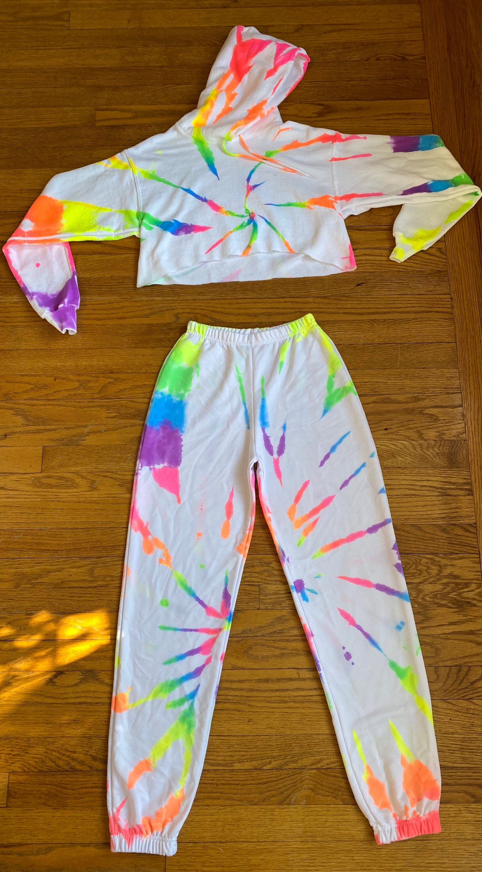 Neon tie dye sweatsuit hotsell