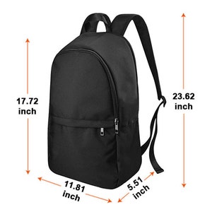 Puede incluir: Mochila negra con un compartimento principal con cremallera y un bolsillo frontal m&aacute;s peque&ntilde;o. La mochila mide 45 cm de alto, 30 cm de ancho y 14 cm de profundidad. La altura total de la mochila es de 60 cm.