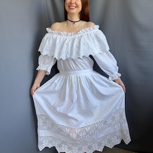 Vintage Hand-Embroidered Folk Boho  Skirt | White Cotton with Lace | Adjustable Waist | Ukrainian or Romanian Style Vyshyvanka skirt