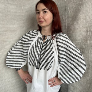 本物の1940年代ルーマニア刺繍ブラウス、ヴィンテージコットンフォーク