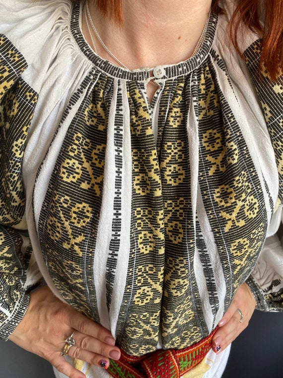 Romanian dress Vintage Romanian blouse Embroidere… - image 3