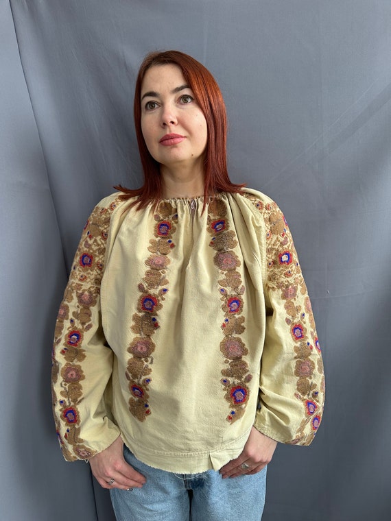 Vintage embroidered Romanian blouse Romanian shir… - image 2
