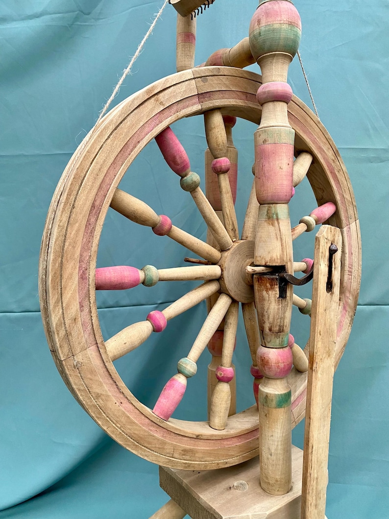 Working Spining Wheel Unique Antique Spinning Wheel • Original 100-year-old Paint • Vintage ...