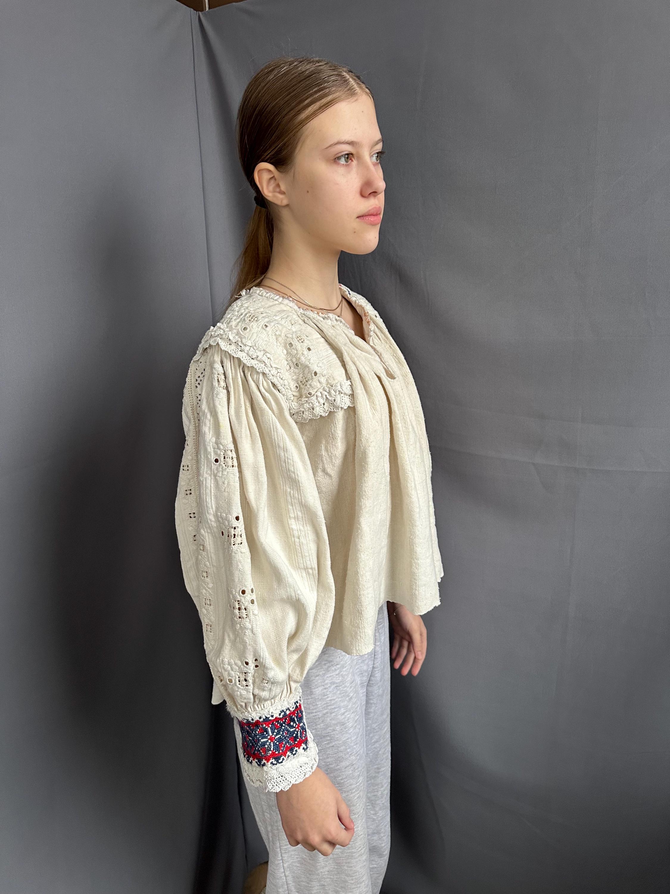 Romanian Blouse Embroidered Top Vintage Outfit Vintage