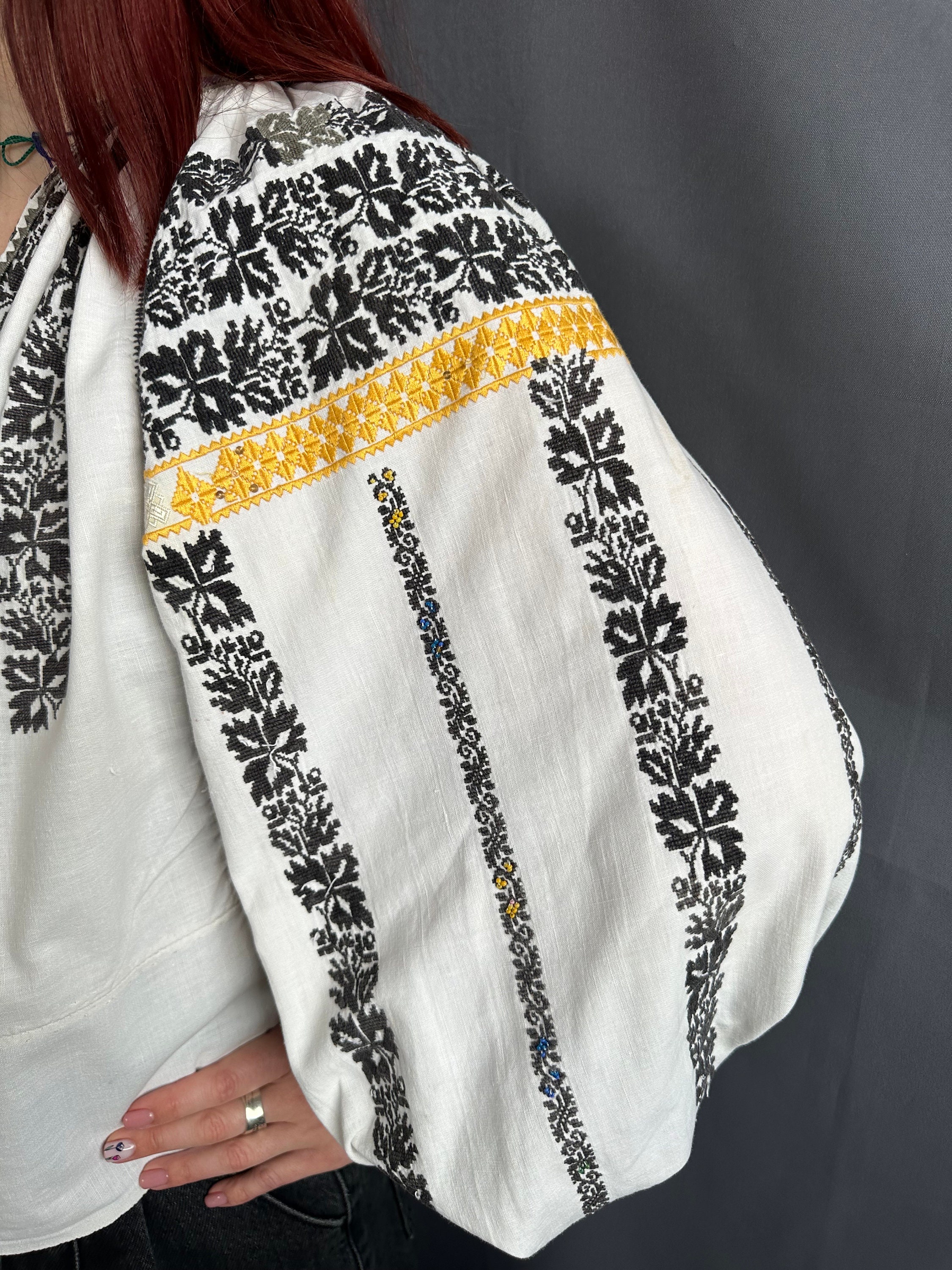 Romanian Blouse Embroidered Top Vintage Outfit Vintage Romanian