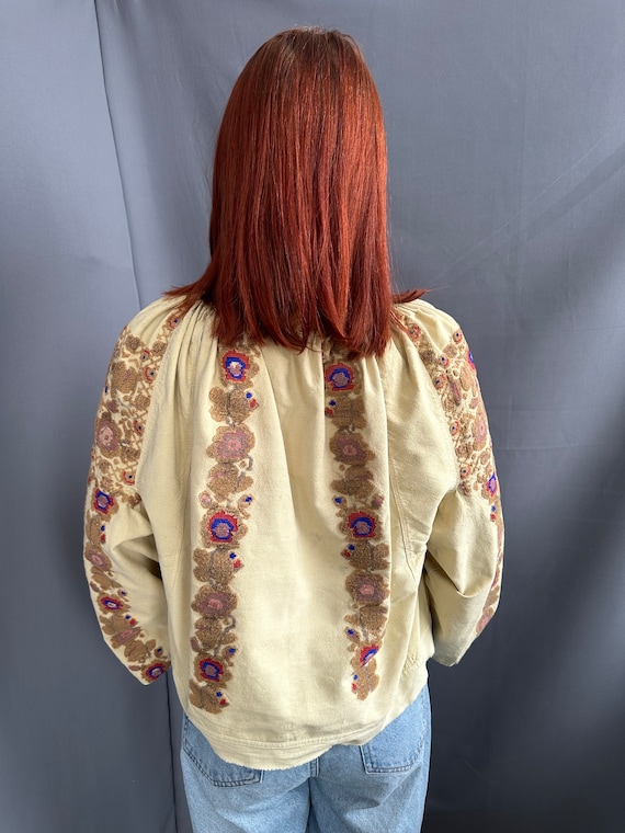 Vintage embroidered Romanian blouse Romanian shir… - image 7