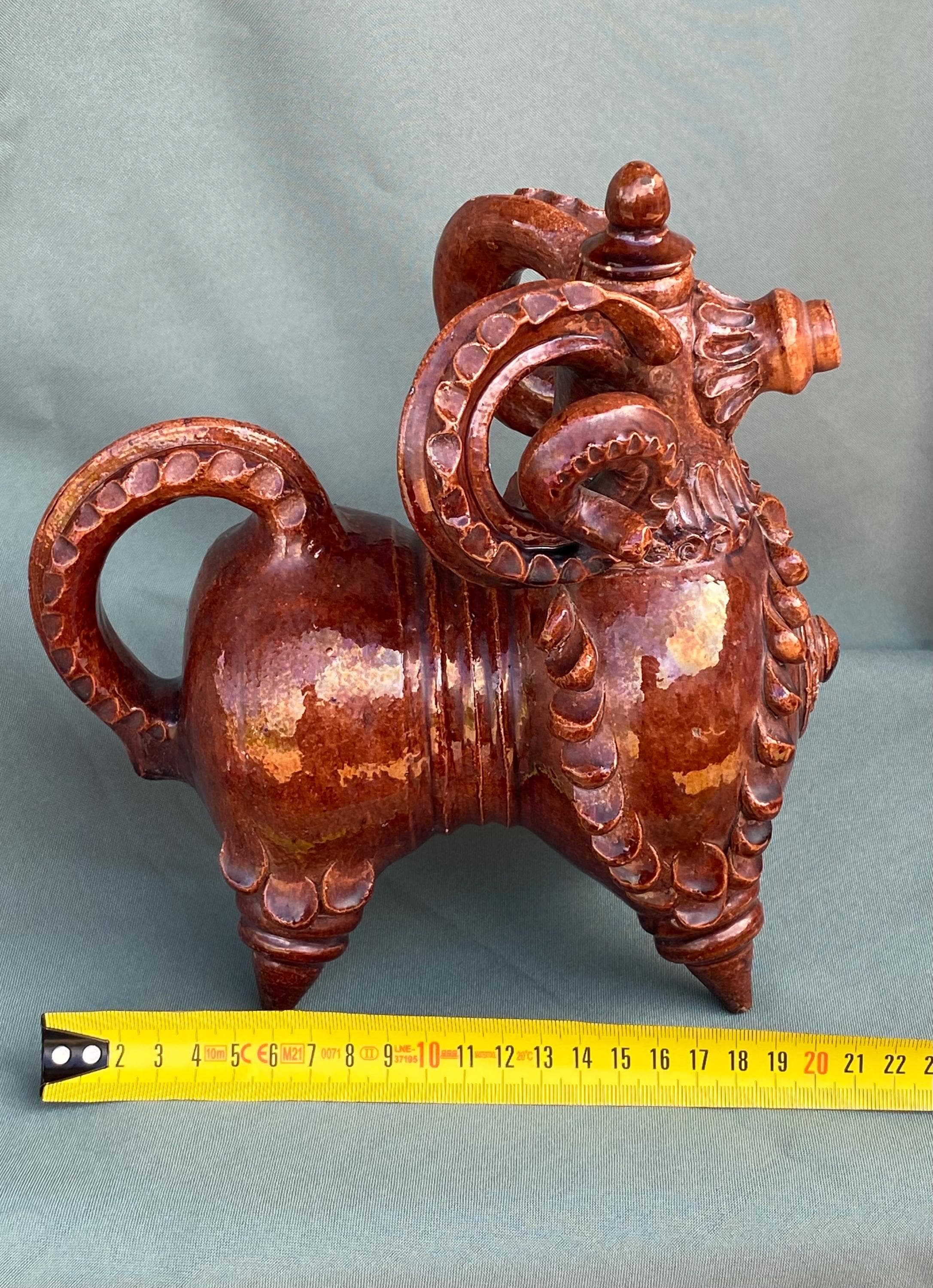 オピシュニア陶器の置物（蓋付き） • ウクライナの粘土彫刻 • 1960年代