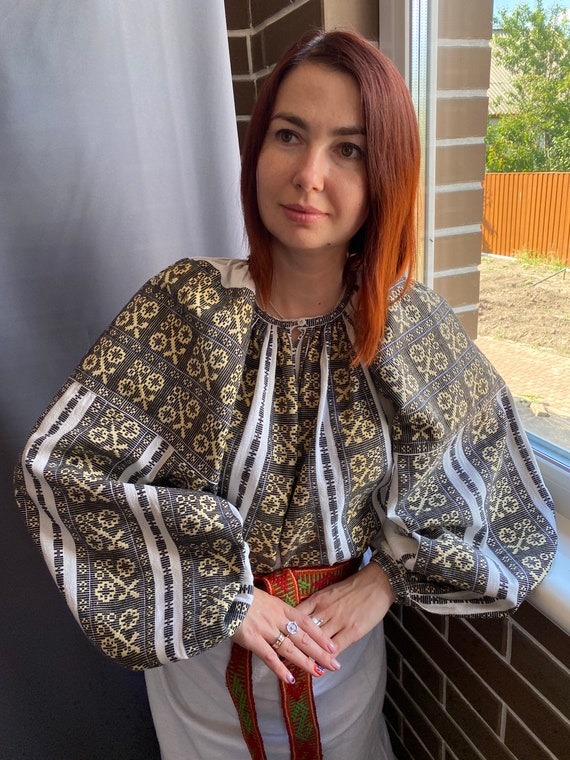 Romanian dress Vintage Romanian blouse Embroidere… - image 1