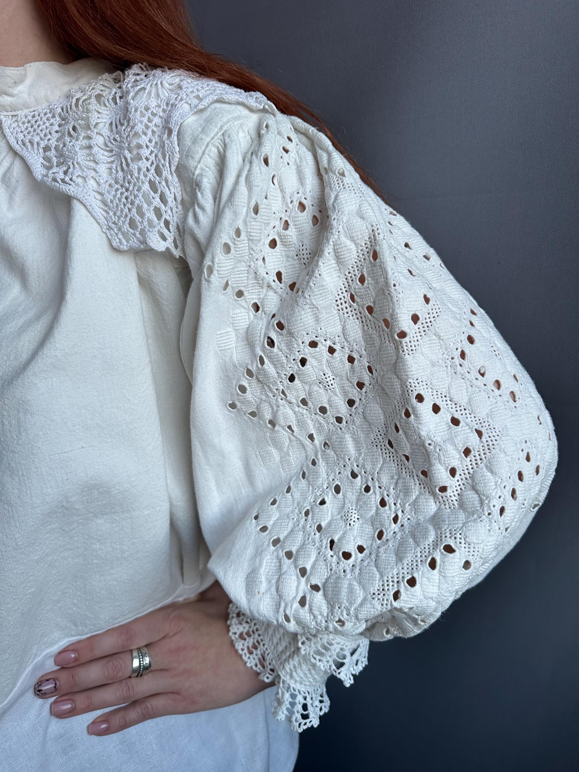 ヴィンテージ ルーマニア刺繍ブラウス – 1930年代 ホワイトリネン 