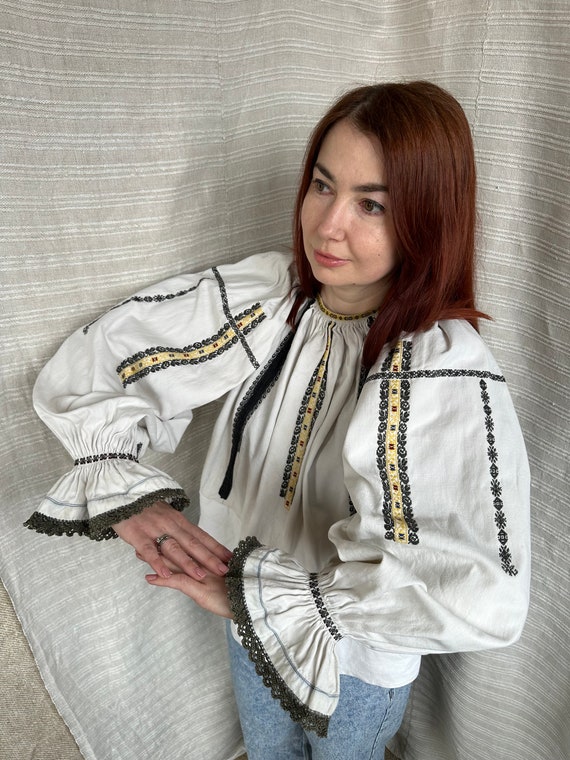 Romanian blouse Embroidered top Vintage outfit Vi… - image 6