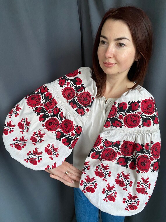 Stunning blouse Embroidered blouse Vintage blouse