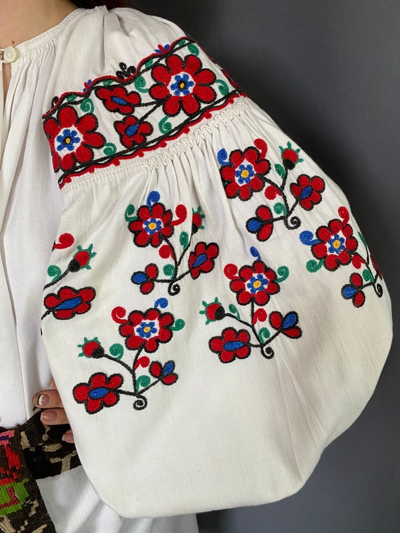 Embroidered dress Ukrainian dress Handmade vyshyv… - image 2