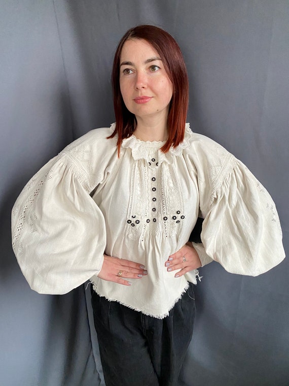 Romanian  blouse Edwardian style Vintage Embroide… - image 8