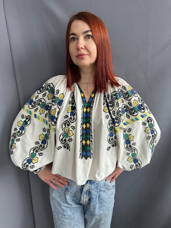 Romanian Blouse Embroidered Top Vintage Outfit Vintage