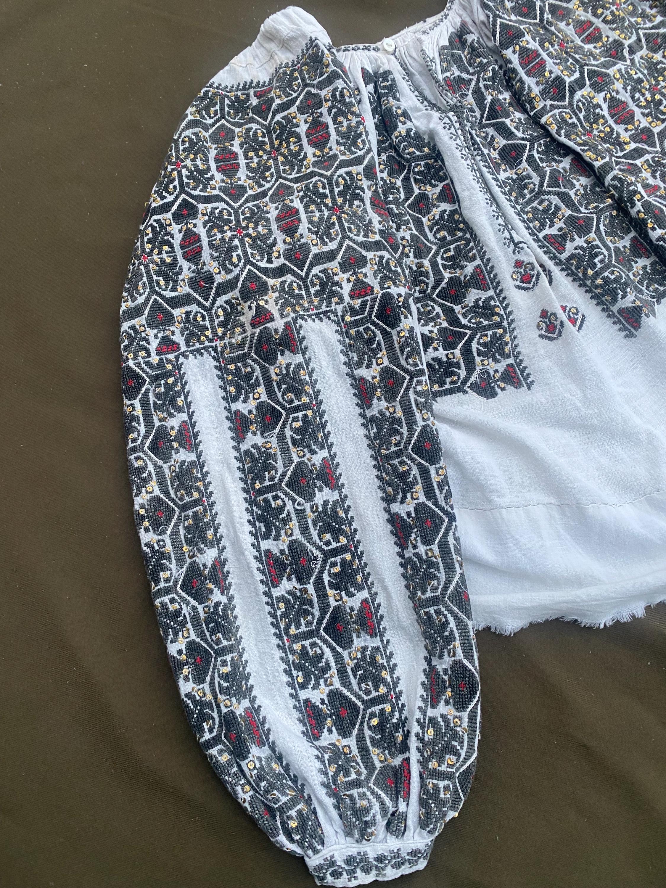 Romanian Blouse Embroidered Top Vintage Outfit Antique Embroidered