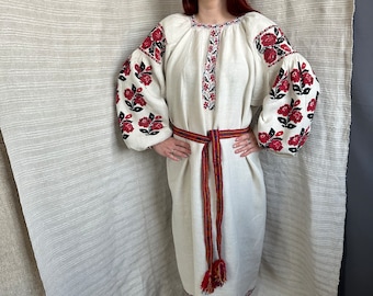 Embroidered dress Berry dress Vintage dress Antique dress Ukrainian dress  Vyshyvanka vintage Sorochka Gift for her