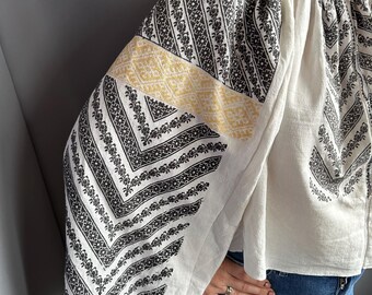 ルーマニア刺繍ハンドメイド民族ブラウスヴィンテージ衣装刺繍Tシャツ