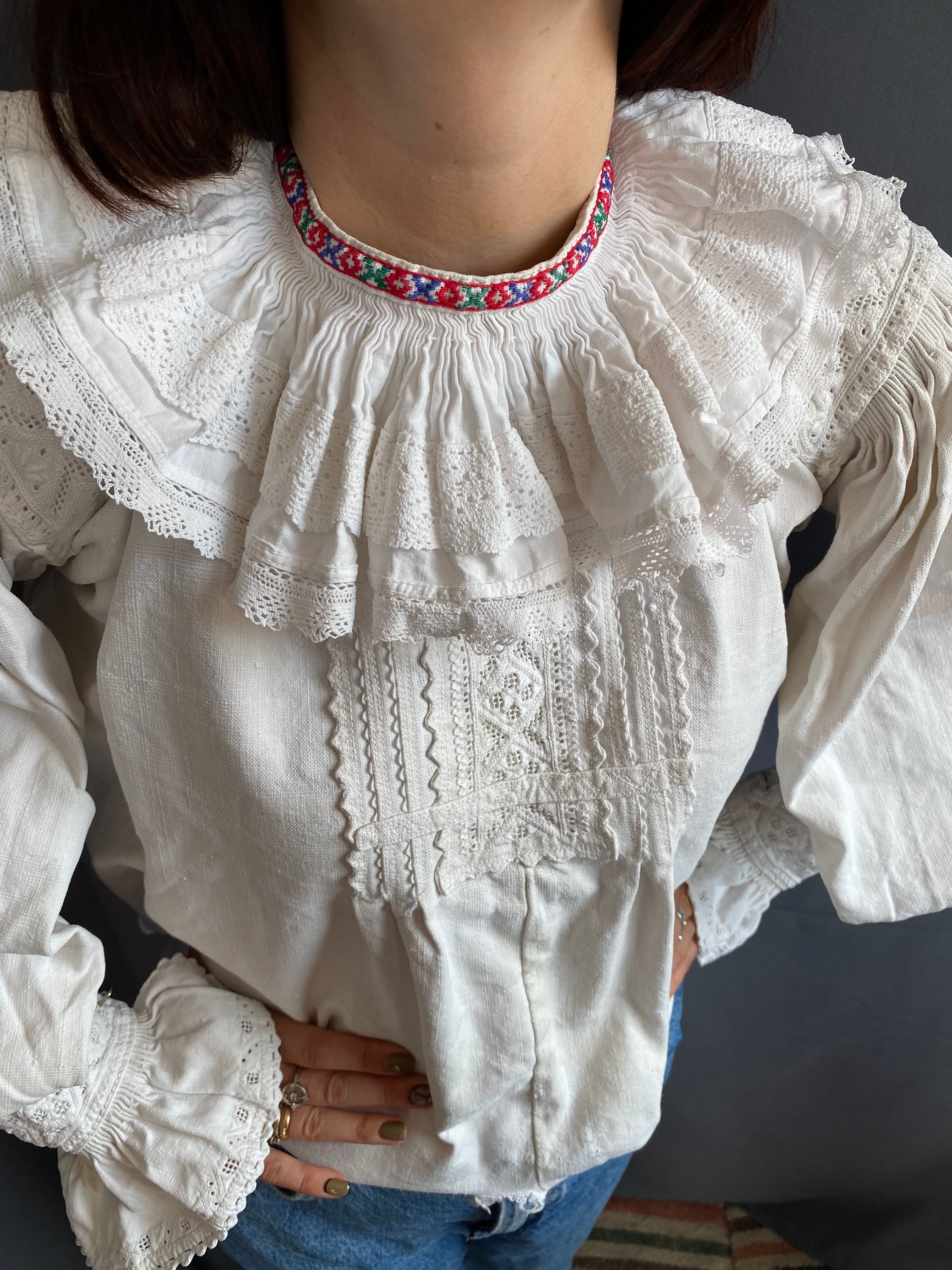 アンティーク/ヴィンテージ　刺繍ブラウス　スモック　(ルーマニア刺繍) 刺繍入りブラウス ルーマニア風ブラウス アンティークブラウス
