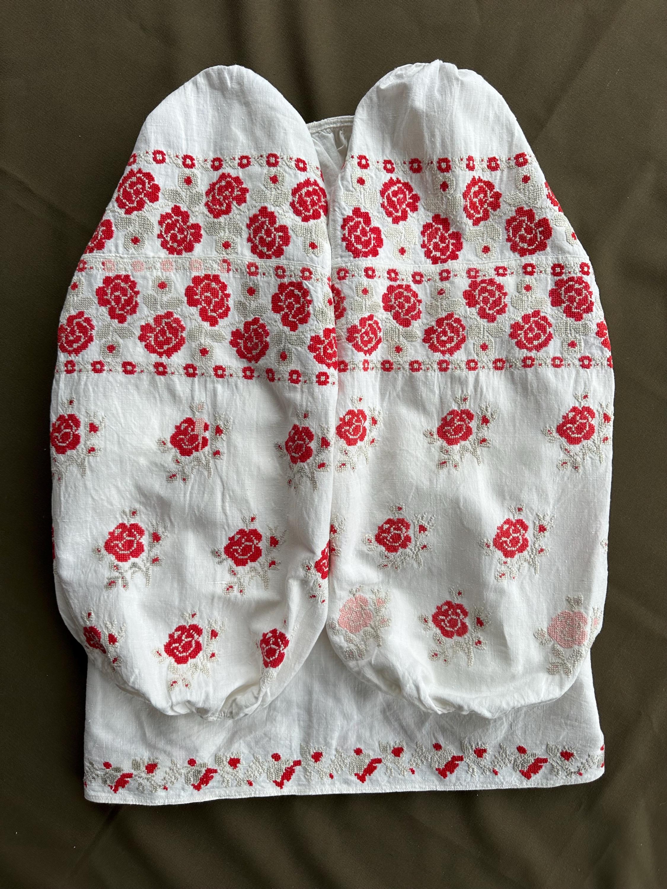 ウクライナのヴィンテージリネン民族衣装 刺繍入りドレス