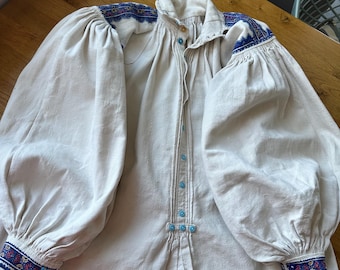 Embroidered blouse Romanian blouse Hungarian blouse Antique smock Puffy sleeves Chemise Embroidered shirt Gift for her