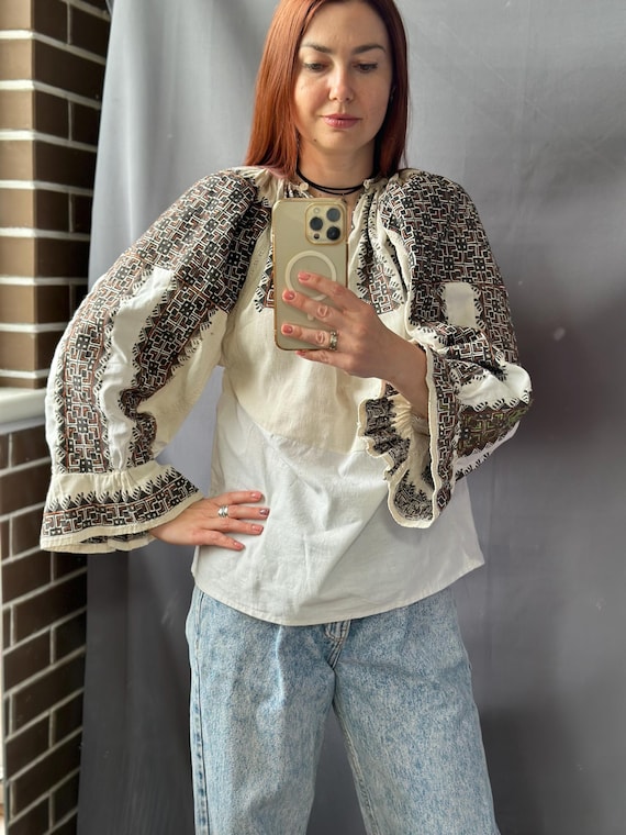 ルーマニアのブラウス刺繍入りトップスヴィンテージ衣装アンティーク