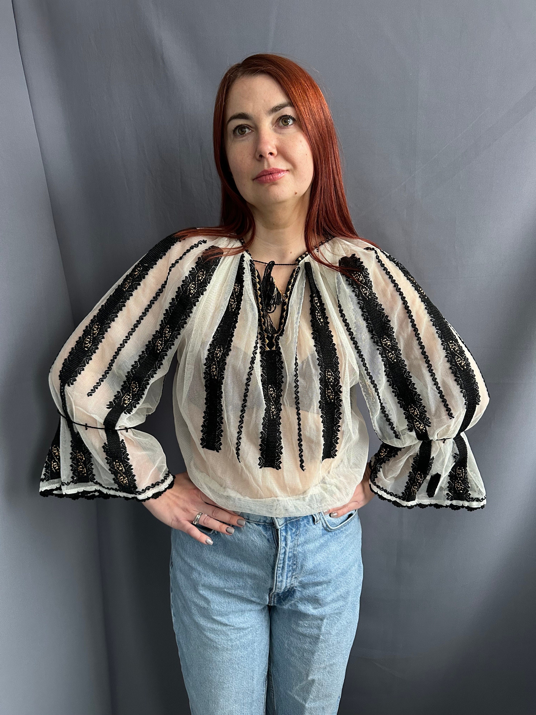 トップス antique Rumania blouse Vintage Peasant Top Blouse Romanian Embroidered Floral 70s