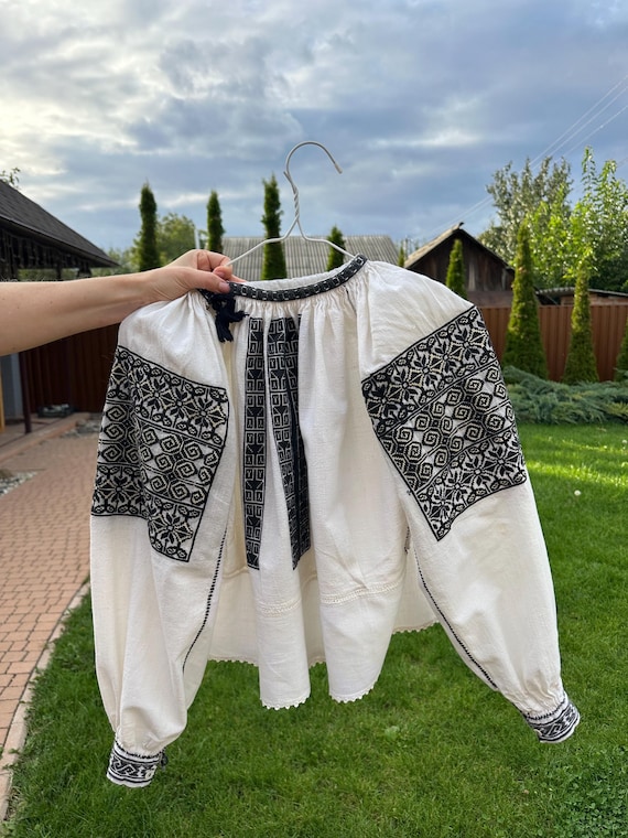 ルーマニアのブラウス刺繍入りトップスヴィンテージ衣装ヴィンテージ