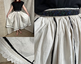 Romanian skirt Hungarian skirt Embroidered skirt Linen skirt Big skirt Antique skirt Folk skirt Vintage skirt Boho skirt