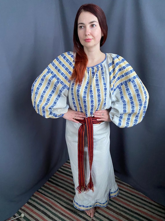 Romanian blouse Vintage Romanian Embroidered dres… - image 10