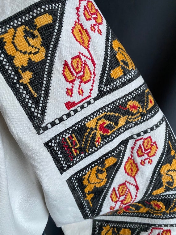 Romanian blouse Embroidered top Vintage outfit Vi… - image 7