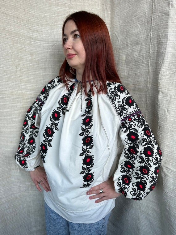 Romanian blouse Embroidered top Vintage outfit An… - image 1