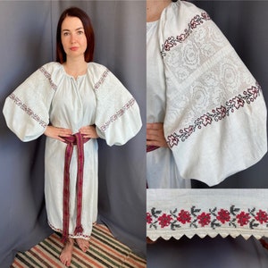 ウクライナのヴィンテージリネン民族衣装 刺繍入りドレス