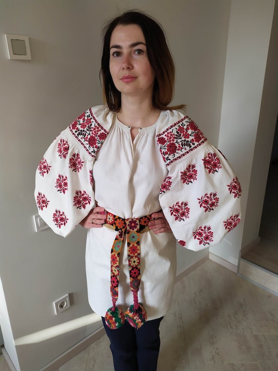 Gorgeous red/black embroidered shirt! Richy floral