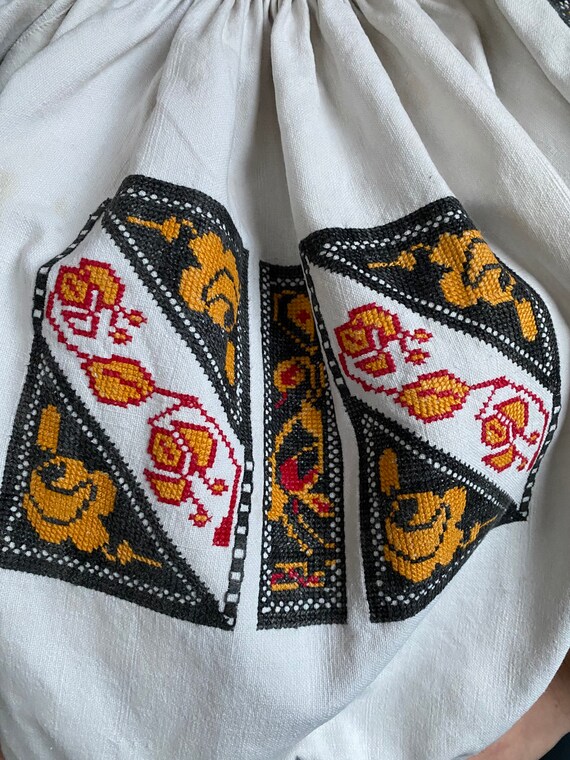 本場ルーマニアのIAブラウス、手刺繍のクロスステッチトップス、伝統的 