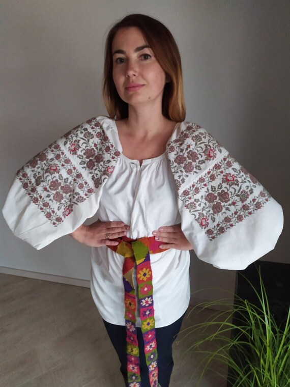 Ukrainian outfit Vyshyvanka Antique womens handma