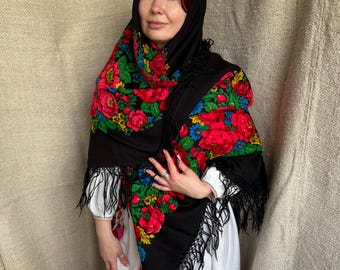 Large Vintage Wool Shawl 145x145 cm, Black Floral Scarf with Fringe, Traditional Style, Excellent Condition