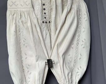 Vintage Peasant Top Blouse Romanian Embroidered Floral 70s